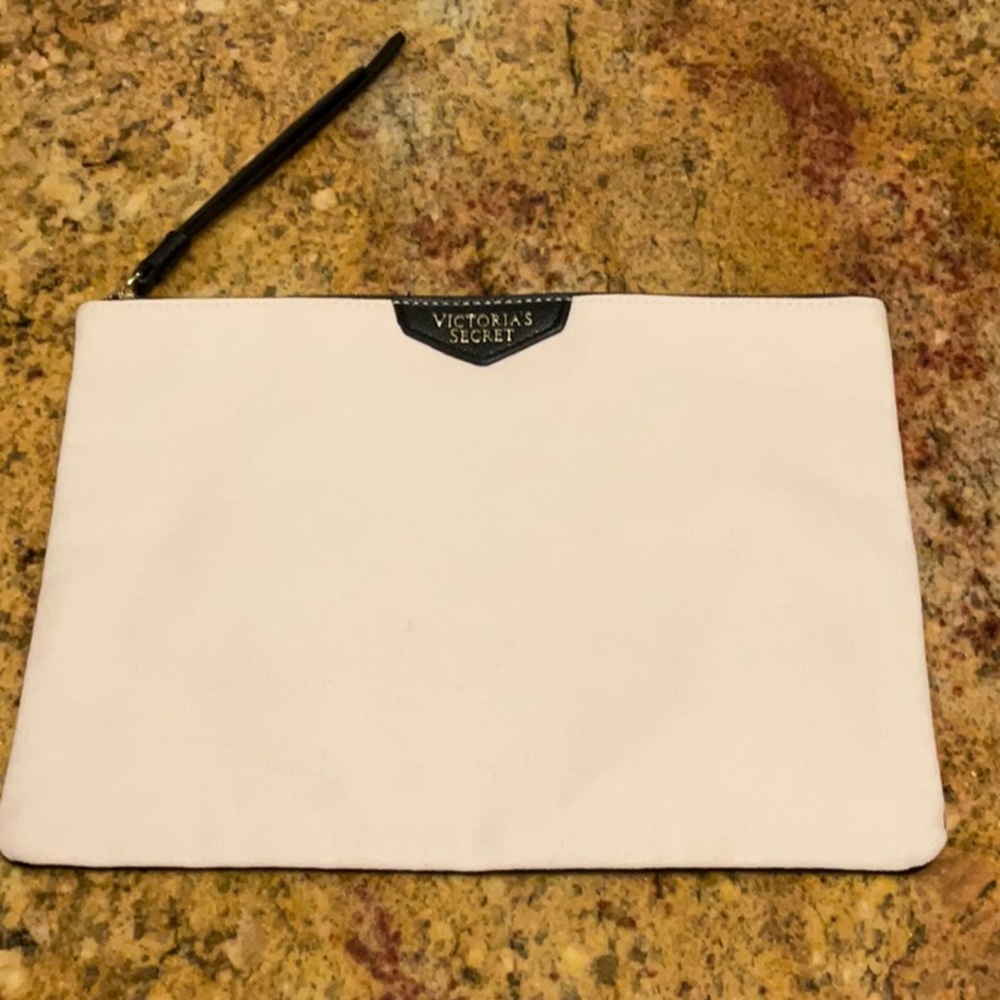 Victori Victoria’s Secret make up bag NWOT